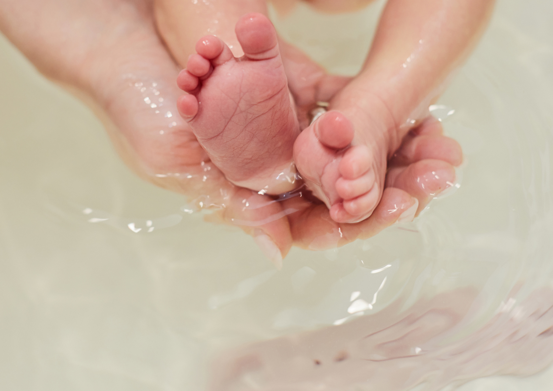 Newborn Bathing 101: Safety Guidelines for First-Time Parents